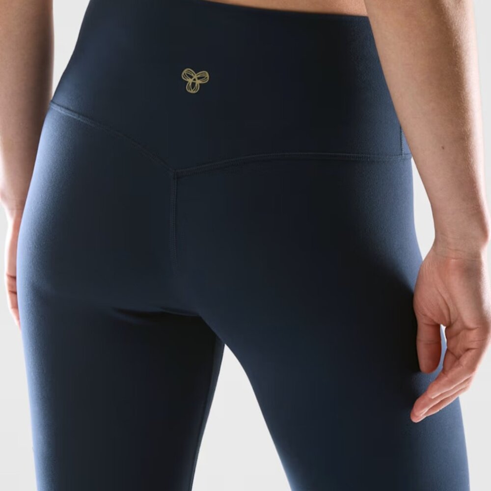 Aritzia Butter Cheeky Legging Infinite Hi-Rise in “Admiral” - Picture 4 of 8
